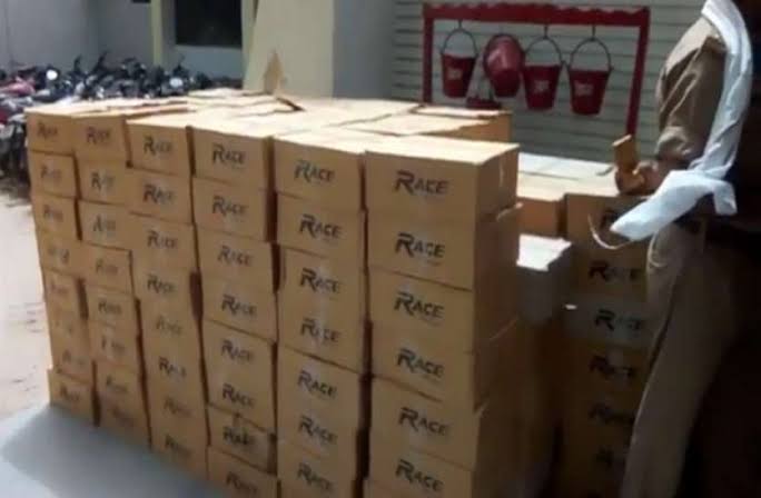 मध्यप्रदेश की 50 पेटी अवैध शराब बरामद