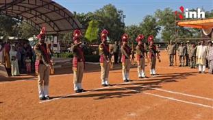 अबूझमाड़ मुठभेड़ में शहीद जवान को दिया गया गार्ड ऑफ ऑनर, शहीद जवान के परिजन भी हुए शामिल 