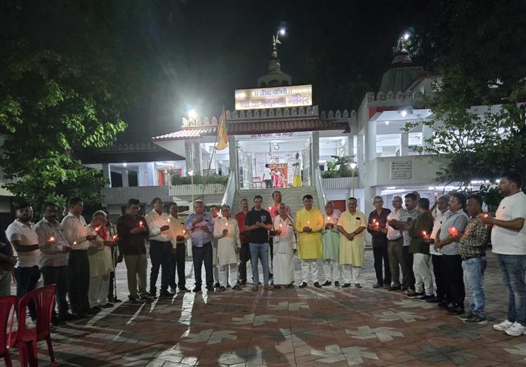 प्लेन क्रैश दुर्घटना में मृत हुए लोगों को क्षत्रीय महासभा ने दी श्रद्धांजलि