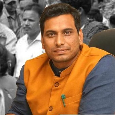 भिििििलई में हाइजीीीीीनिक  टायलेट का   शुुुभआरम्भ किया  देवेन्द्र यादव  ने