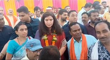 राज्यसभा सांसद सरोज पांडे का जन्मदिन केएल परिसर में बड़े ही धूम धाम से मनाया गया,
