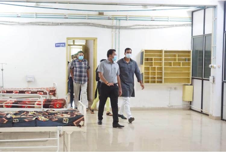विधायक ने कोविड केयर सेंटर का लिया जायजा चार दिन में 900 बिस्तर का इन्फ्रास्ट्रक्चर खड़े करने के लिए जिला प्रशासन का जताया आभार ।