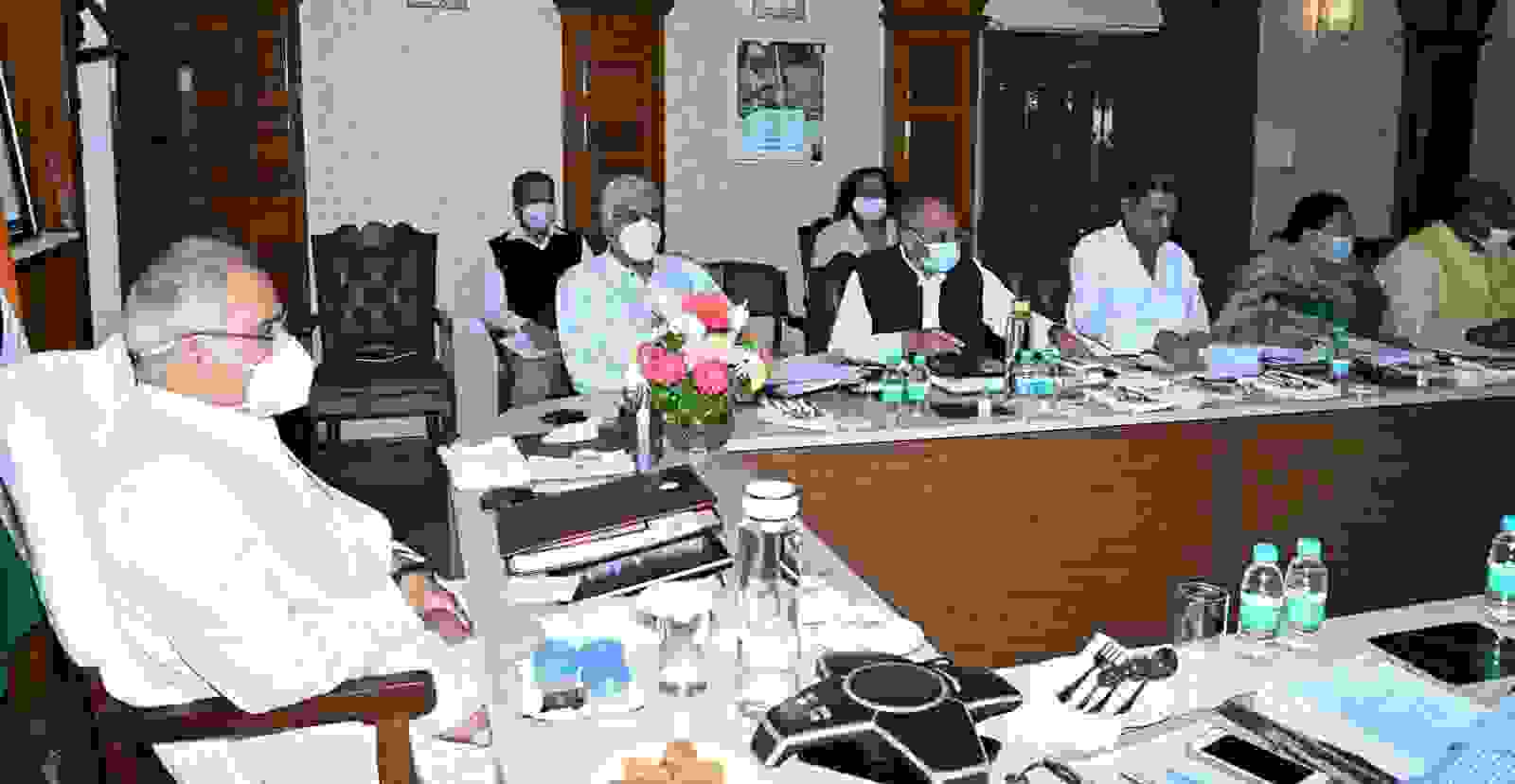 5000 वर्ग फीट के प्लॉट में पार्किंग अनिवार्य, नियमितीकरण को लेकर सरकार ने दिए नए निर्देश