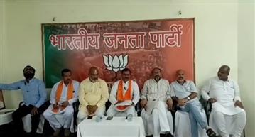 भाजपा के किसान मोर्चा प्रदेश अध्यक्ष पवन साहू पहुंचे दुर्ग, गौठान नों के नाम पर हुए घोटाले में जांच की रखी मांग, प्रदेश सरकार पर लगाए विभिन्न गंभीर आरोप