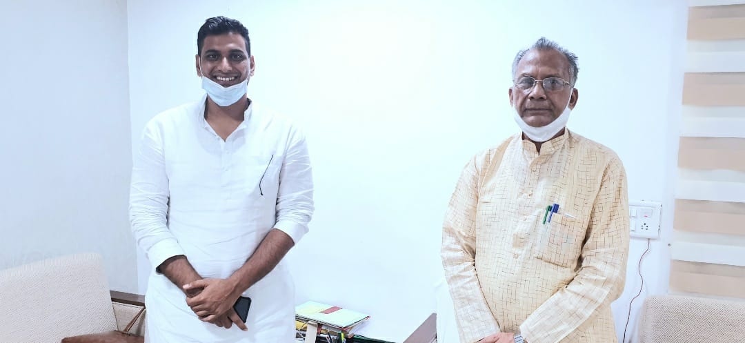 खुर्सीपार कॉलेज के लिए महापौर देवेंद्र  यादव ने गृहमंत्री तम्रध्वज साहू का जताया आभार.......
